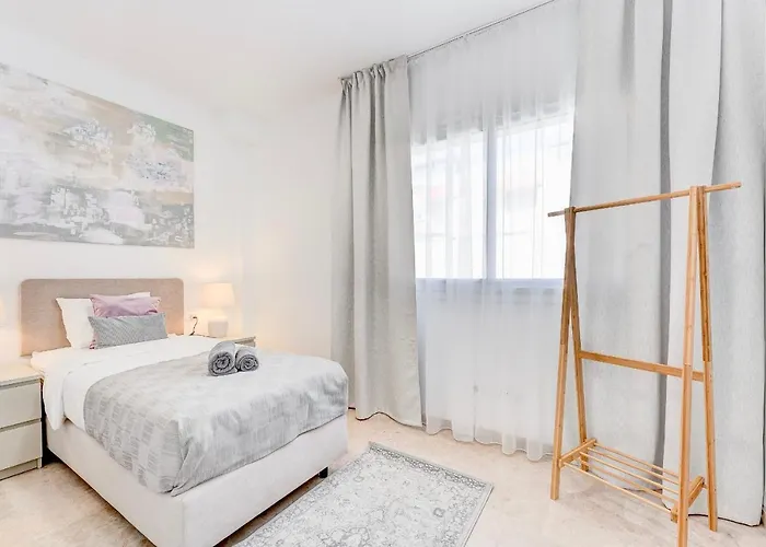 Black Luxury * Puerto de Santiago (Tenerife)