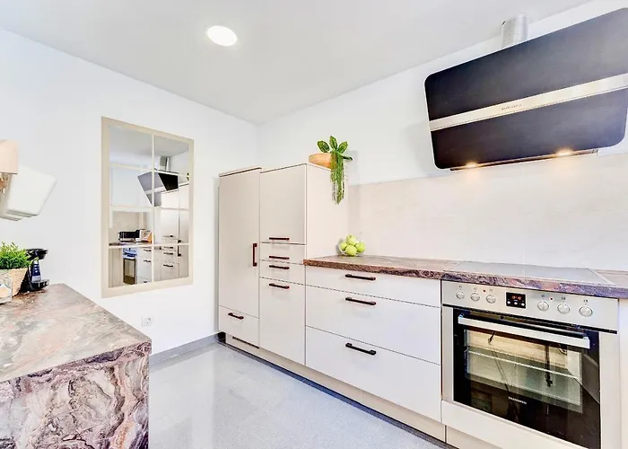 Black Luxury * Puerto de Santiago (Tenerife)