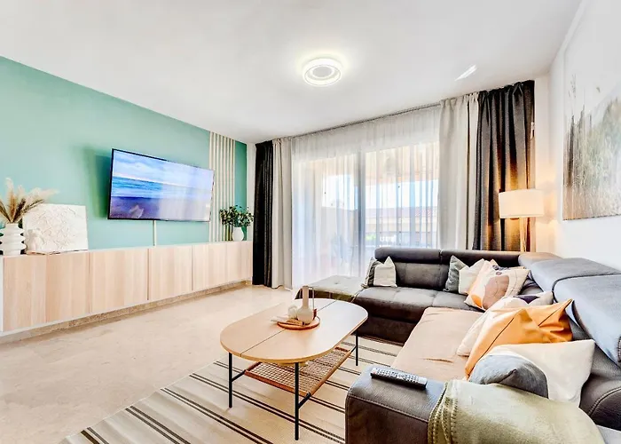 Semesterbostad Black Luxury